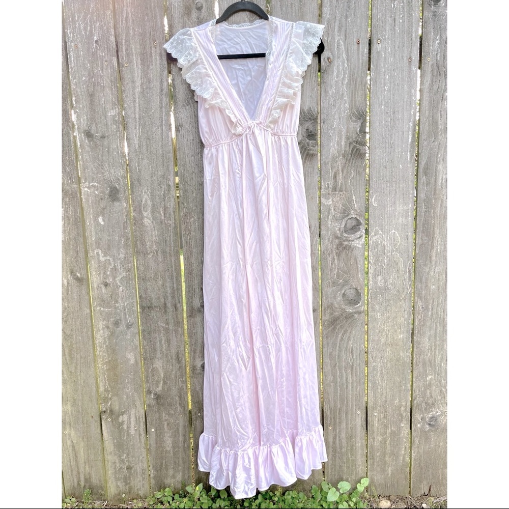 Vintage Pale Pink and White Lace Nightgown